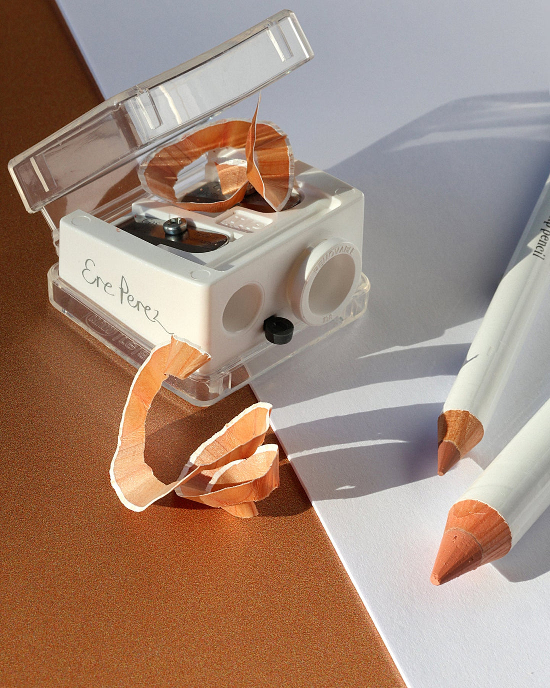 sacapuntas doble con tapa